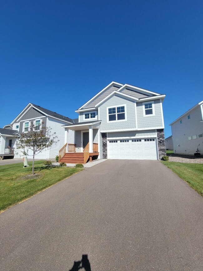 9260 26th St NE in Saint Michael, MN - Foto de edificio - Building Photo