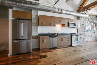 530 S Hewitt St in Los Angeles, CA - Building Photo - Building Photo