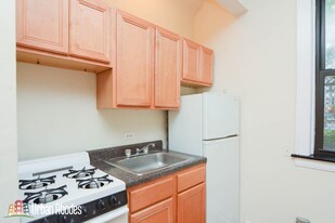 4542 N Damen Ave, Unit M04B in Chicago, IL - Building Photo - Building Photo