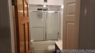 200 Hyde Park Ave in Boston, MA - Building Photo - Building Photo