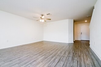 5367 Companion Ln in Tampa, FL - Building Photo - Building Photo