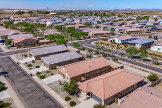 2084 E Velvet Pl in Casa Grande, AZ - Foto de edificio - Building Photo