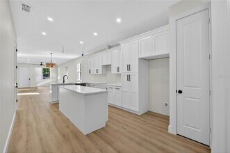 1515 E Knollwood St in Tampa, FL - Building Photo - Building Photo