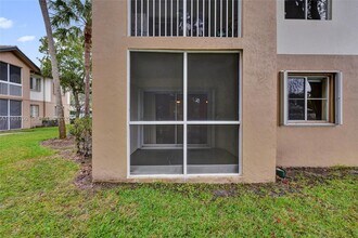 9833 Westview Dr in Coral Springs, FL - Building Photo - Building Photo