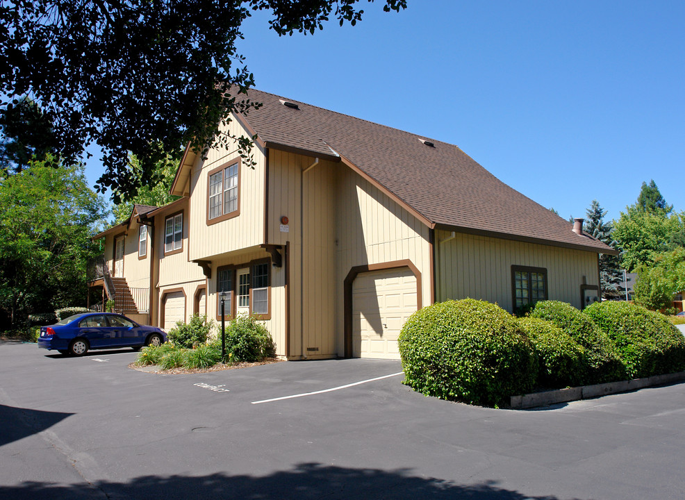 255 Pleasant Hill Ave in Sebastopol, CA - Building Photo