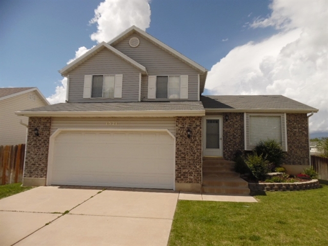 property at 1321 E 3125 N