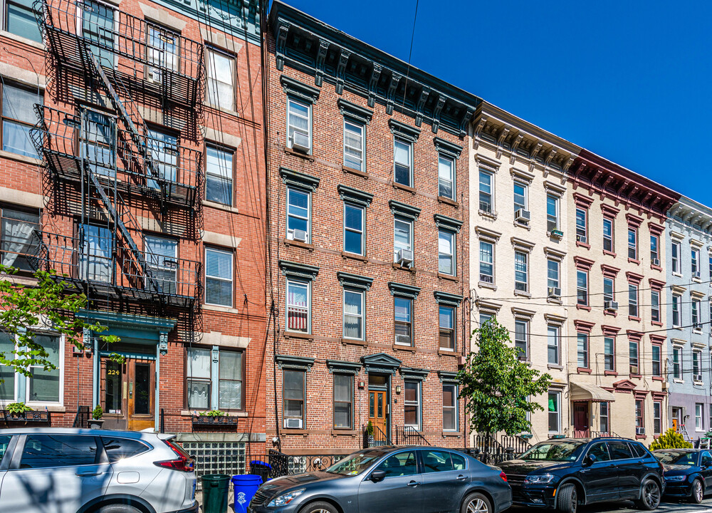 226 Jefferson St in Hoboken, NJ - Foto de edificio