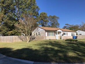 4936 Carnation Ave in Virginia Beach, VA - Building Photo - Building Photo