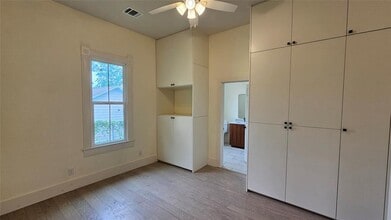 917 W 6th St in Taylor, TX - Building Photo - Building Photo