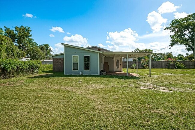227 N Austin Dr in Angleton, TX - Building Photo - Building Photo