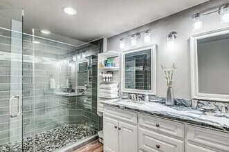 730 S Mesquite Ave in New Braunfels, TX - Building Photo - Building Photo