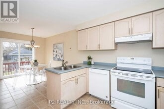 37 Oakridge Ct in East Gwillimbury, ON - Building Photo - Building Photo