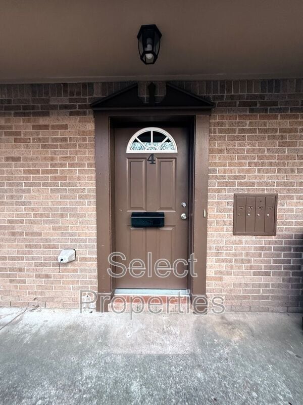 property at 819 W Matthews Ave