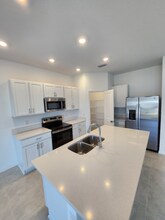 7653 Waterscape Dr in Groveland, FL - Building Photo - Building Photo