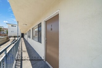 13614 Cordary Ave. in Hawthorne, CA - Foto de edificio - Building Photo