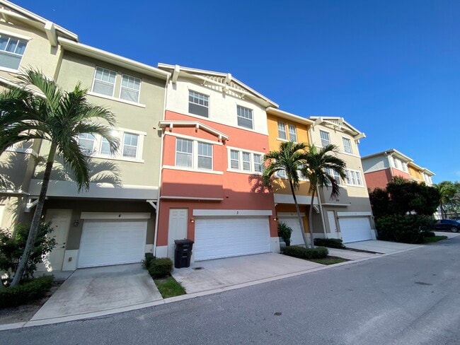 609 Amador Ln in West Palm Beach, FL - Building Photo - Building Photo