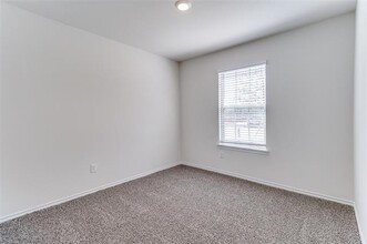 2315 San Jacinto Wy in Sherman, TX - Foto de edificio - Building Photo