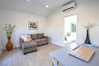 5838 Beckford Ave, Unit 5836-1 in Los Angeles, CA - Building Photo - Building Photo