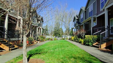 2763 SE Irwin Ct in Hillsboro, OR - Building Photo - Building Photo