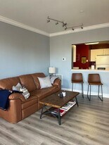 23 Pierside Dr, Unit 323 in Baltimore, MD - Building Photo