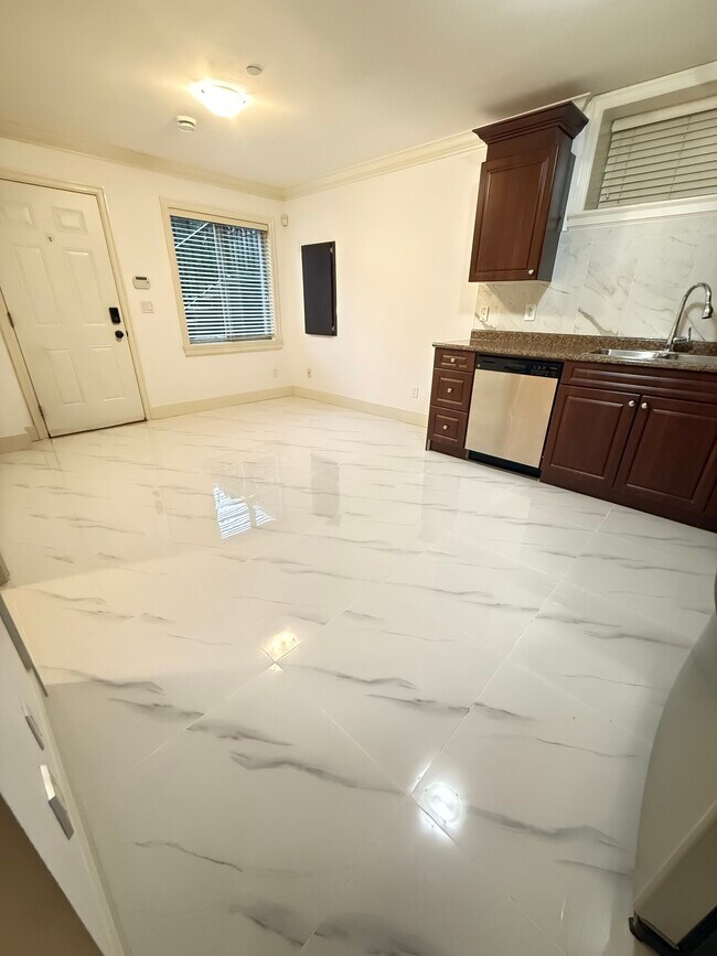 2806 12th Av W in Vancouver, BC - Building Photo - Building Photo