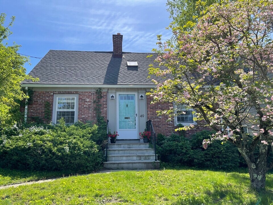 49 Beal Rd in Waltham, MA - Building Photo