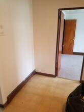 8403 Buffalo Ave, Unit 2 in Niagara Falls, NY - Foto de edificio - Building Photo