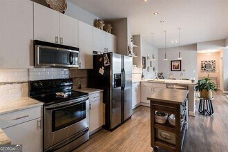 5300 Peachtree Rd in Atlanta, GA - Building Photo - Building Photo