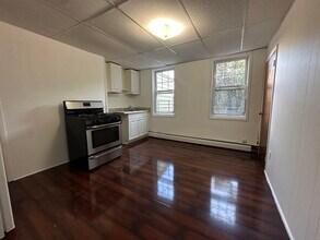49 Poplar St in Jersey City, NJ - Building Photo - Building Photo