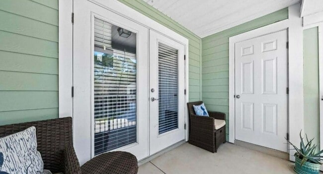 property at 213 Larkin Pl