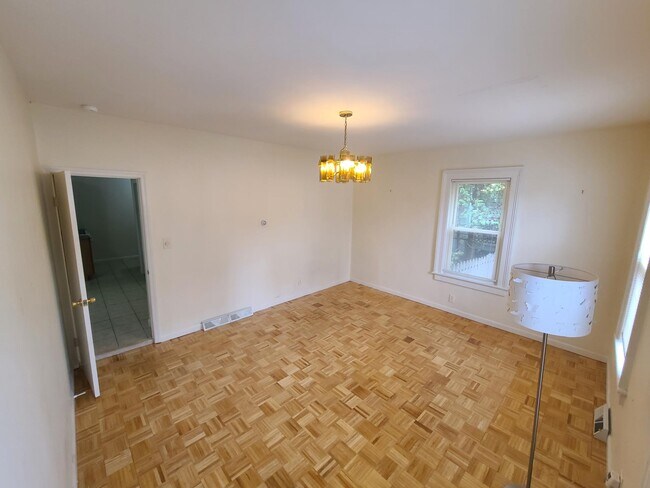 298 Howe Ave in Shelton, CT - Building Photo - Building Photo