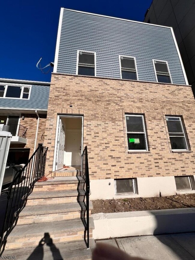 70 69th St in Guttenberg, NJ - Building Photo - Building Photo