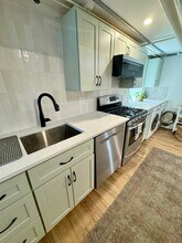 2701 N Calvert St, Unit B in Baltimore, MD - Building Photo - Building Photo