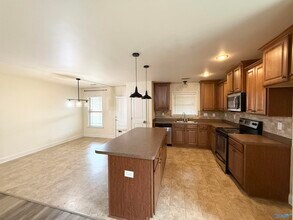 111 Copeland Dr in Madison, AL - Building Photo - Building Photo