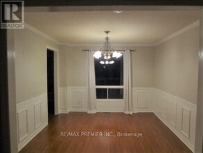 49 Bassett Blvd in Whitby, ON - Building Photo - Building Photo