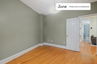 Private bedroom in 4 bed/1 bath Home in Boston, MA - Building Photo - Building Photo