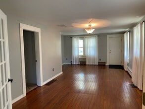 18111 Grassy Branch Rd in Westfield, IN - Foto de edificio - Building Photo