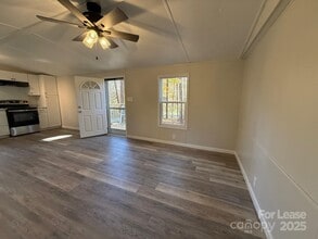 161 Longbranch Rd in Statesville, NC - Building Photo - Building Photo