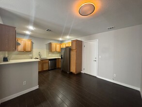 2049 Cary Grant Ct in Las Vegas, NV - Building Photo - Building Photo