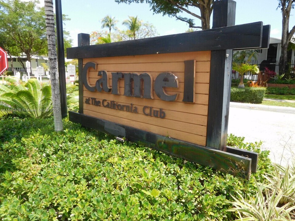 815 NE 199th St in Miami, FL - Building Photo