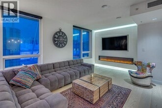 68 Smithe St in Vancouver, BC - Building Photo - Building Photo