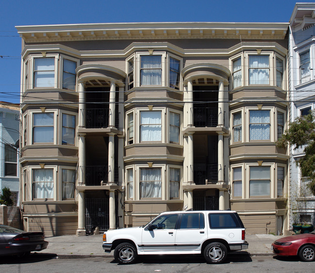 2870 Harrison St in San Francisco, CA - Foto de edificio - Building Photo