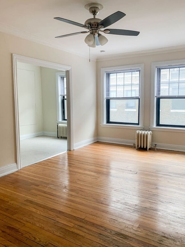 531 W Briar Pl, Unit 3I