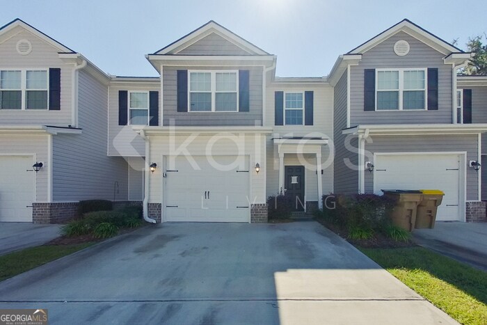 106 Regis Way in Richmond Hill, GA - Building Photo