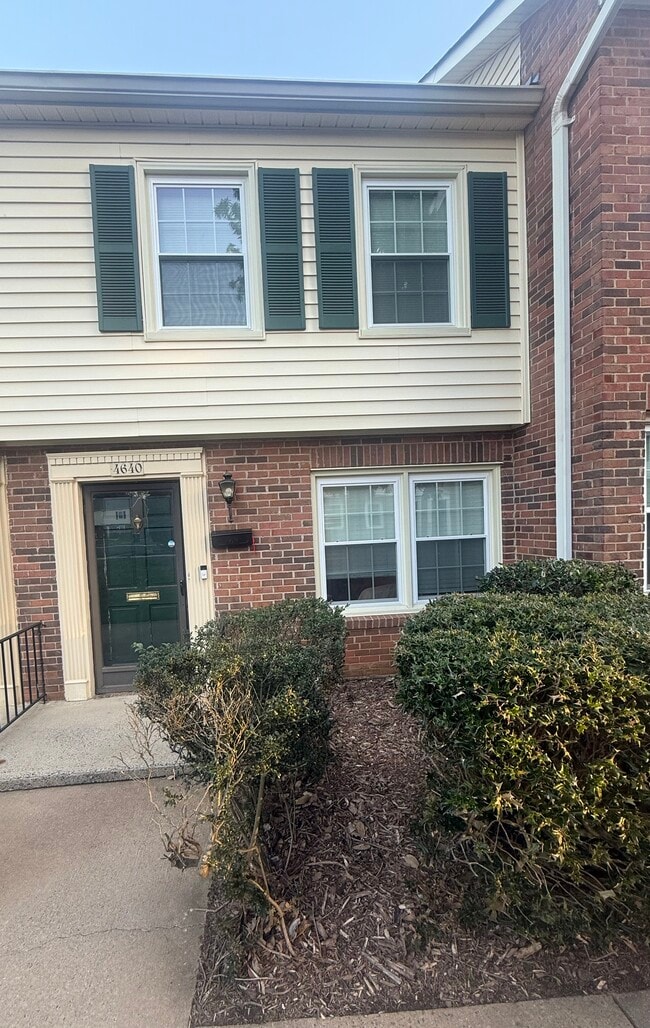 property at 4640 Old Lantern Way