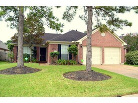 3712 Glenhill Dr in Pearland, TX - Building Photo