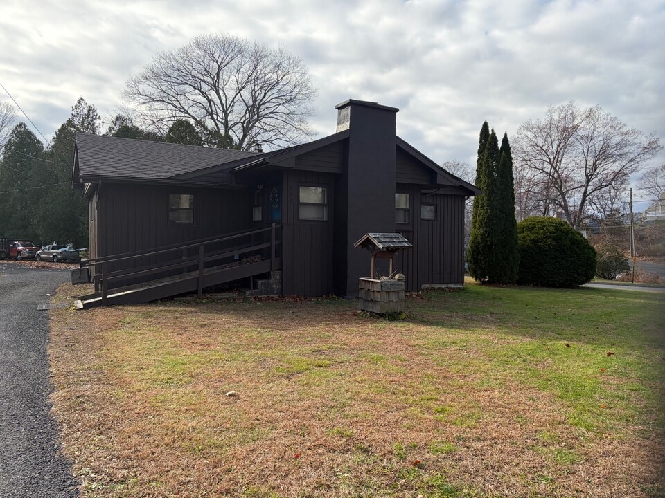246 Central Ave in Wolcott, CT - Building Photo
