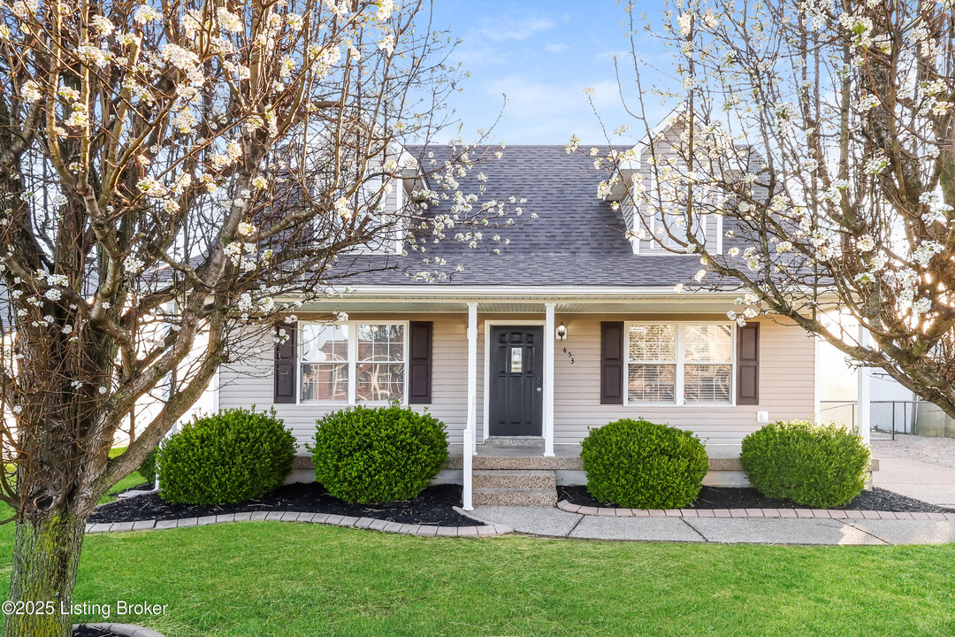 453 Lakes of Dogwood Blvd in Shepherdsville, KY - Foto de edificio
