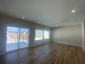 10157 Divine Pl in West Des Moines, IA - Building Photo - Building Photo