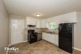 7014 Vesta Brook Dr in Morrow, GA - Building Photo - Building Photo